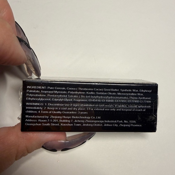 Long-Wear Gel Eyeliner - Black - Picture 3 of 3